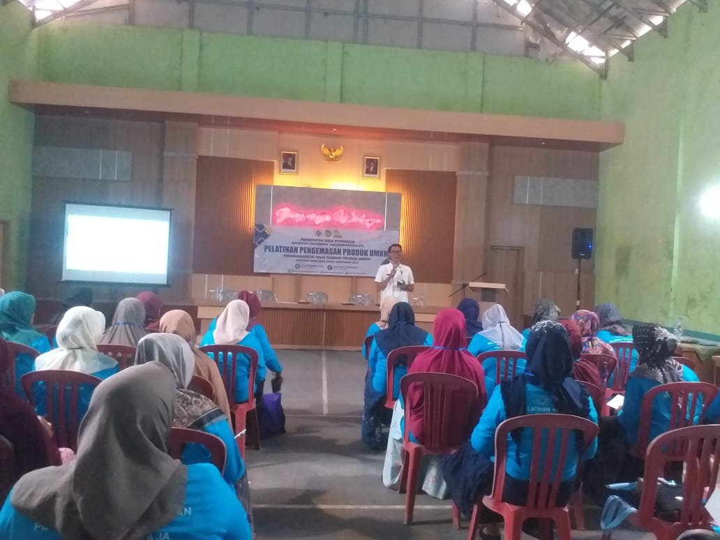 PELATIHAN PENGEMASAN PRODUK UMKM
